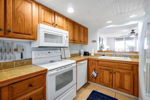 Condo in Ormond Beach, Florida, 2 bedrooms  № 1636920 - photo 11