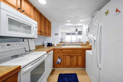 Condo in Ormond Beach, Florida, 2 bedrooms  № 1636920 - photo 9