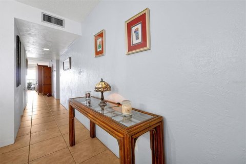 Condo in Ormond Beach, Florida, 2 bedrooms  № 1636920 - photo 4