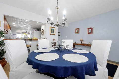 Condo in Ormond Beach, Florida, 2 bedrooms  № 1636920 - photo 13