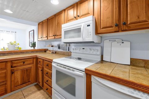 Condo in Ormond Beach, Florida, 2 bedrooms  № 1636920 - photo 10