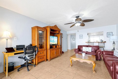 Condo in Ormond Beach, Florida, 2 bedrooms  № 1636920 - photo 7