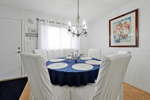Condo in Ormond Beach, Florida, 2 bedrooms  № 1636920 - photo 12