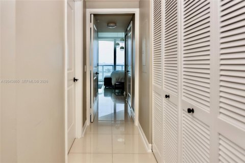 Купить кондоминиум в Майами, Флорида 2 спальни, 128.21м2, № 2178168 - фото 10