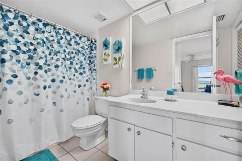Condo in Saint Petersburg, Florida, 2 bedrooms № 2217240 - photo 24