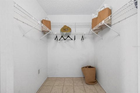 Condo in Saint Petersburg, Florida, 2 bedrooms № 2217240 - photo 26