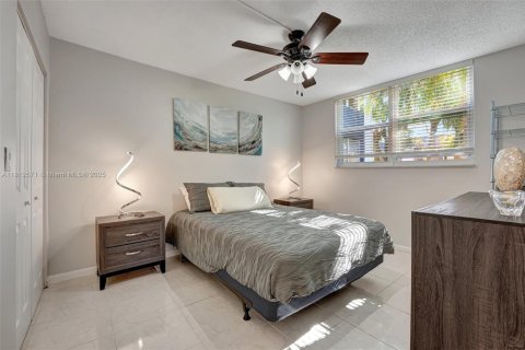 Condo in Margate, Florida, 2 bedrooms № 1959966 - photo 27