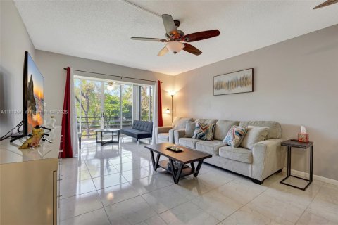 Condo in Margate, Florida, 2 bedrooms № 1959966 - photo 14