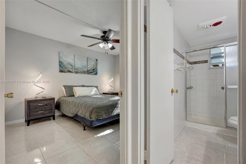 Condo in Margate, Florida, 2 bedrooms № 1959966 - photo 25