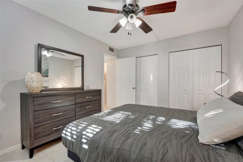 Condo in Margate, Florida, 2 bedrooms № 1959966 - photo 29