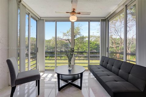 Condo in Margate, Florida, 2 bedrooms № 1959966 - photo 19