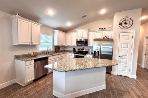 House in Hudson, Florida 3 bedrooms, 141.86 sq.m. № 2121150 - photo 9