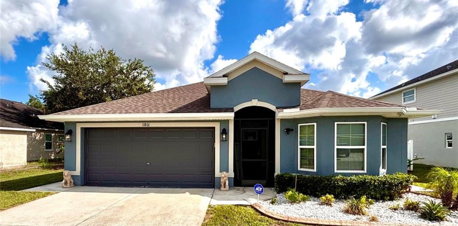 House in Hudson, Florida 3 bedrooms, 141.86 sq.m. № 2121150