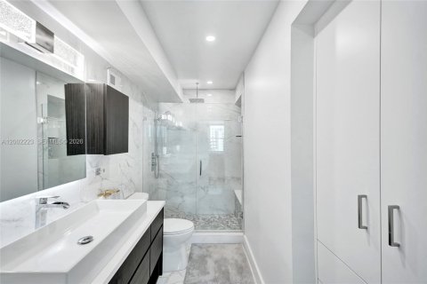 Condo in Hollywood, Florida, 2 bedrooms  № 2170314 - photo 20