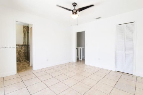 Townhouse in Hialeah, Florida 3 bedrooms, 122.35 sq.m. № 1953693 - photo 22