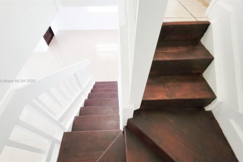 Townhouse in Hialeah, Florida 3 bedrooms, 122.35 sq.m. № 1953693 - photo 18