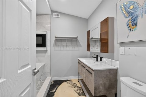 Купить виллу или дом в Форт-Лодердейл, Флорида 3 спальни, 158.12м2, № 2059080 - фото 27