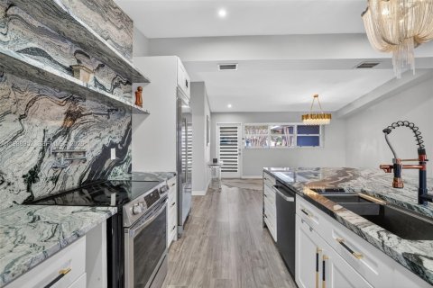 Купить виллу или дом в Форт-Лодердейл, Флорида 3 спальни, 158.12м2, № 2059080 - фото 12