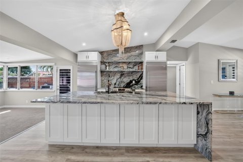 Купить виллу или дом в Форт-Лодердейл, Флорида 3 спальни, 158.12м2, № 2059080 - фото 11