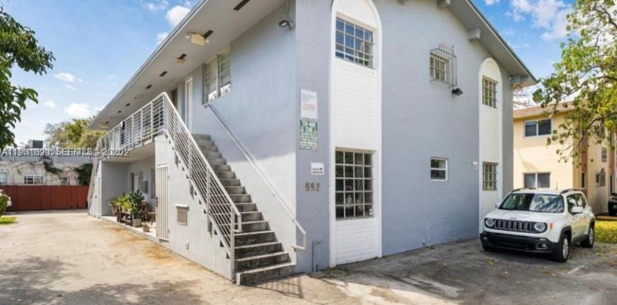 Дом в Майами, Флорида 2 спальни, 78.04м2 № 1990747