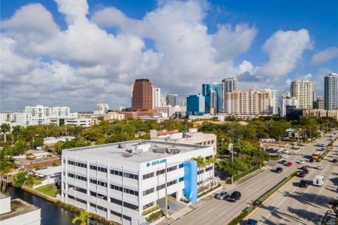 Propiedad comercial en venta en Fort Lauderdale, Florida № 1834127 - foto 15