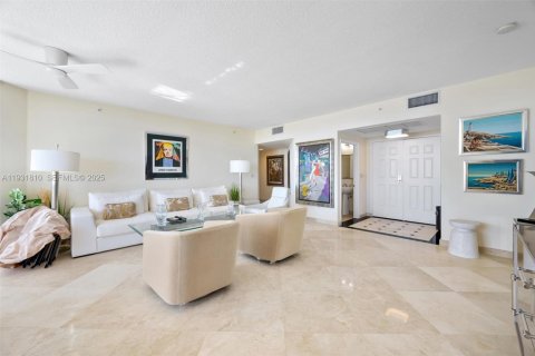 Condominio en venta en Fort Lauderdale, Florida, 3 dormitorios, 179.67 m2 № 1992815 - foto 16