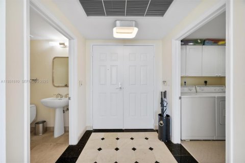 Condominio en venta en Fort Lauderdale, Florida, 3 dormitorios, 179.67 m2 № 1992815 - foto 6