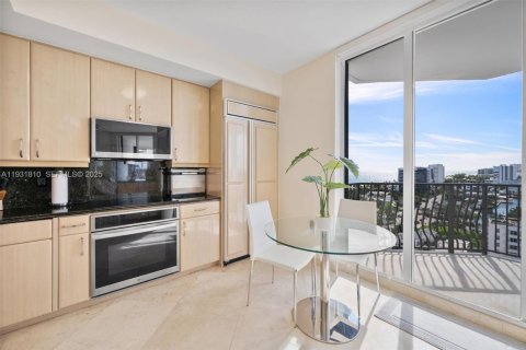 Condominio en venta en Fort Lauderdale, Florida, 3 dormitorios, 179.67 m2 № 1992815 - foto 14