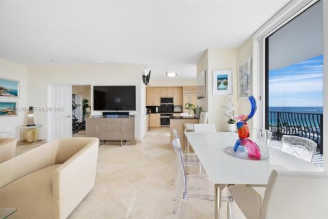 Condominio en venta en Fort Lauderdale, Florida, 3 dormitorios, 179.67 m2 № 1992815 - foto 11