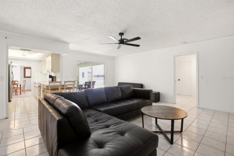 Villa ou maison à vendre à Punta Gorda, Floride: 3 chambres, 176.33 m2 № 2098333 - photo 15