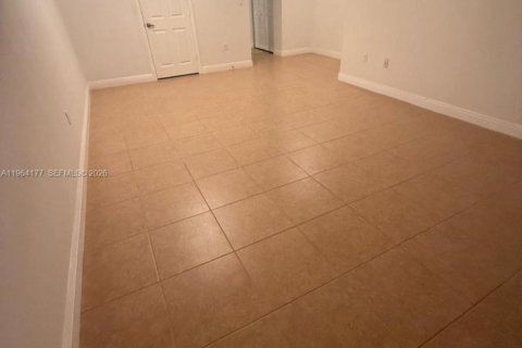 Touwnhouse à louer à Pembroke Pines, Floride: 2 chambres, 154.4 m2 № 2025898 - photo 8