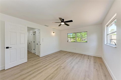 Villa ou maison à vendre à Sarasota, Floride: 3 chambres, 122.63 m2 № 1614309 - photo 21