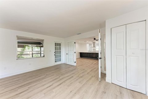 Villa ou maison à vendre à Sarasota, Floride: 3 chambres, 122.63 m2 № 1614309 - photo 15