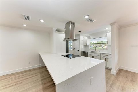 Villa ou maison à vendre à Sarasota, Floride: 3 chambres, 122.63 m2 № 1614309 - photo 5