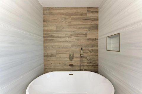 Villa ou maison à vendre à Sarasota, Floride: 3 chambres, 122.63 m2 № 1614309 - photo 19
