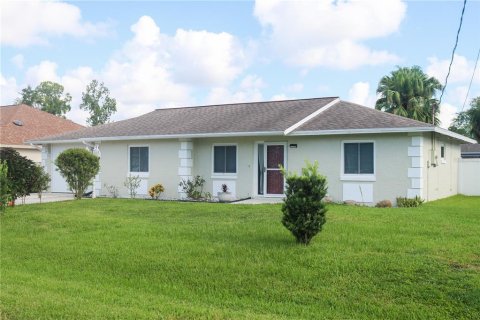 House in Palm Coast, Florida 3 bedrooms, 115.85 sq.m. № 1899940 - photo 1
