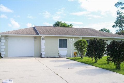 House in Palm Coast, Florida 3 bedrooms, 115.85 sq.m. № 1899940 - photo 3