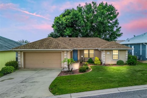 Villa ou maison à Summerfield, Floride 3 chambres, 125.7 m2 № 2209593