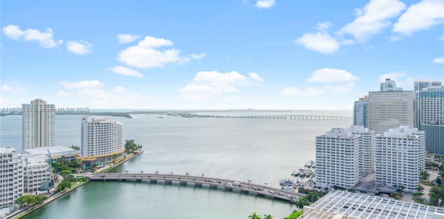 Condominio en Miami, Florida, 1 dormitorio № 1895423