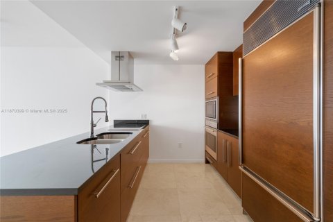 Купить кондоминиум в Майами, Флорида 1 спальня, 96.15м2, № 1895423 - фото 12