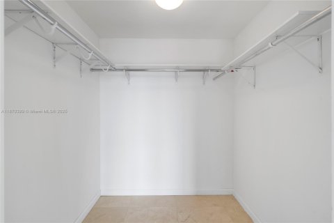 Купить кондоминиум в Майами, Флорида 1 спальня, 96.15м2, № 1895423 - фото 21