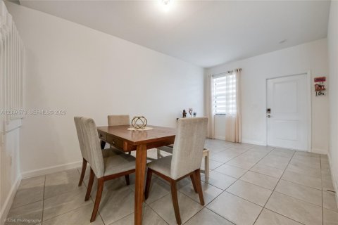 Townhouse in Miami, Florida 3 bedrooms, 157.47 sq.m. № 2087317 - photo 6