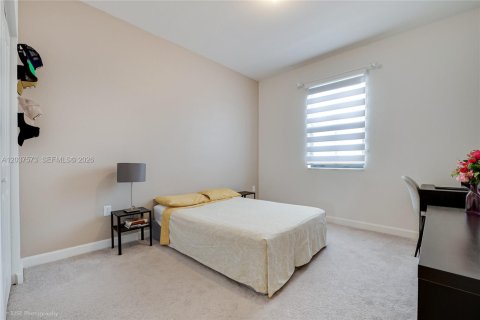 Townhouse in Miami, Florida 3 bedrooms, 157.47 sq.m. № 2087317 - photo 14