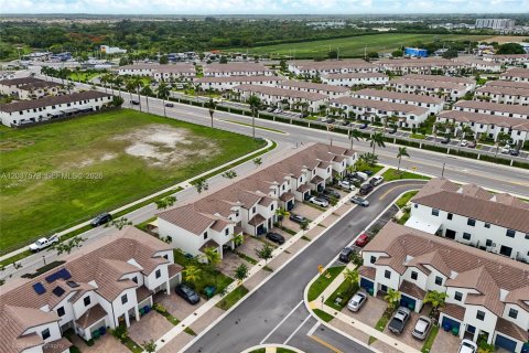 Townhouse in Miami, Florida 3 bedrooms, 157.47 sq.m. № 2087317 - photo 19