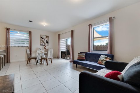 Townhouse in Miami, Florida 3 bedrooms, 157.47 sq.m. № 2087317 - photo 4