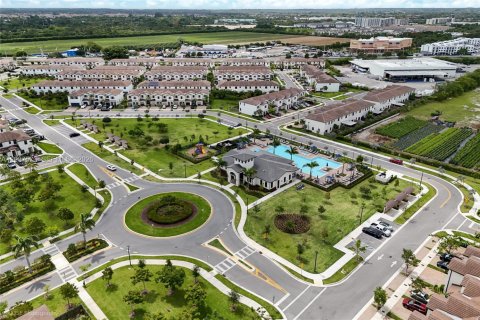 Townhouse in Miami, Florida 3 bedrooms, 157.47 sq.m. № 2087317 - photo 18