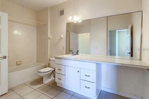 Condo in Orlando, Florida, 3 bedrooms № 2197880 - photo 29