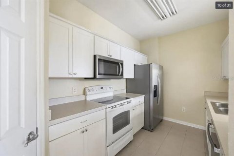 Condo in Orlando, Florida, 3 bedrooms № 2197880 - photo 12