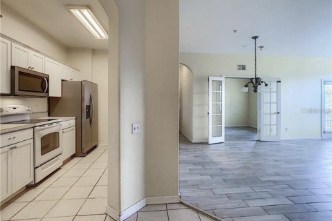 Condo in Orlando, Florida, 3 bedrooms № 2197880 - photo 10