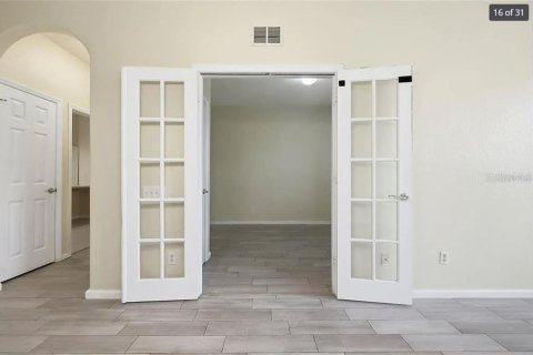Condo in Orlando, Florida, 3 bedrooms № 2197880 - photo 15